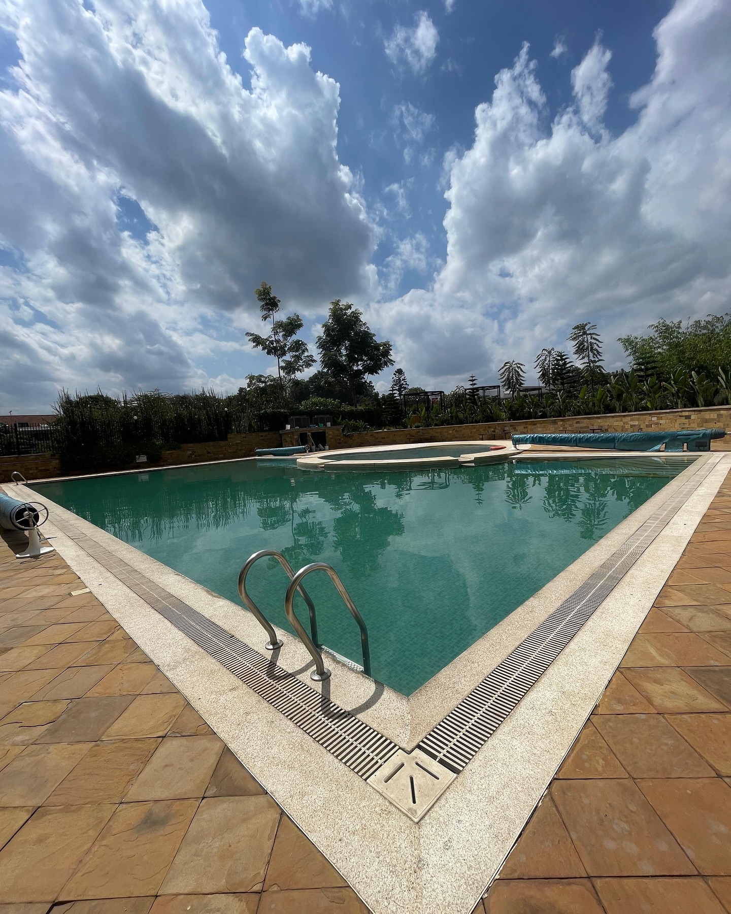 1 , 2 and 3 Bedroom Apartments For Sale in Garden City