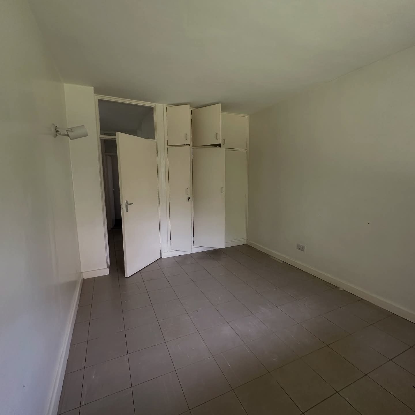 1 bedroom apartment to let in Kileleshwa Image