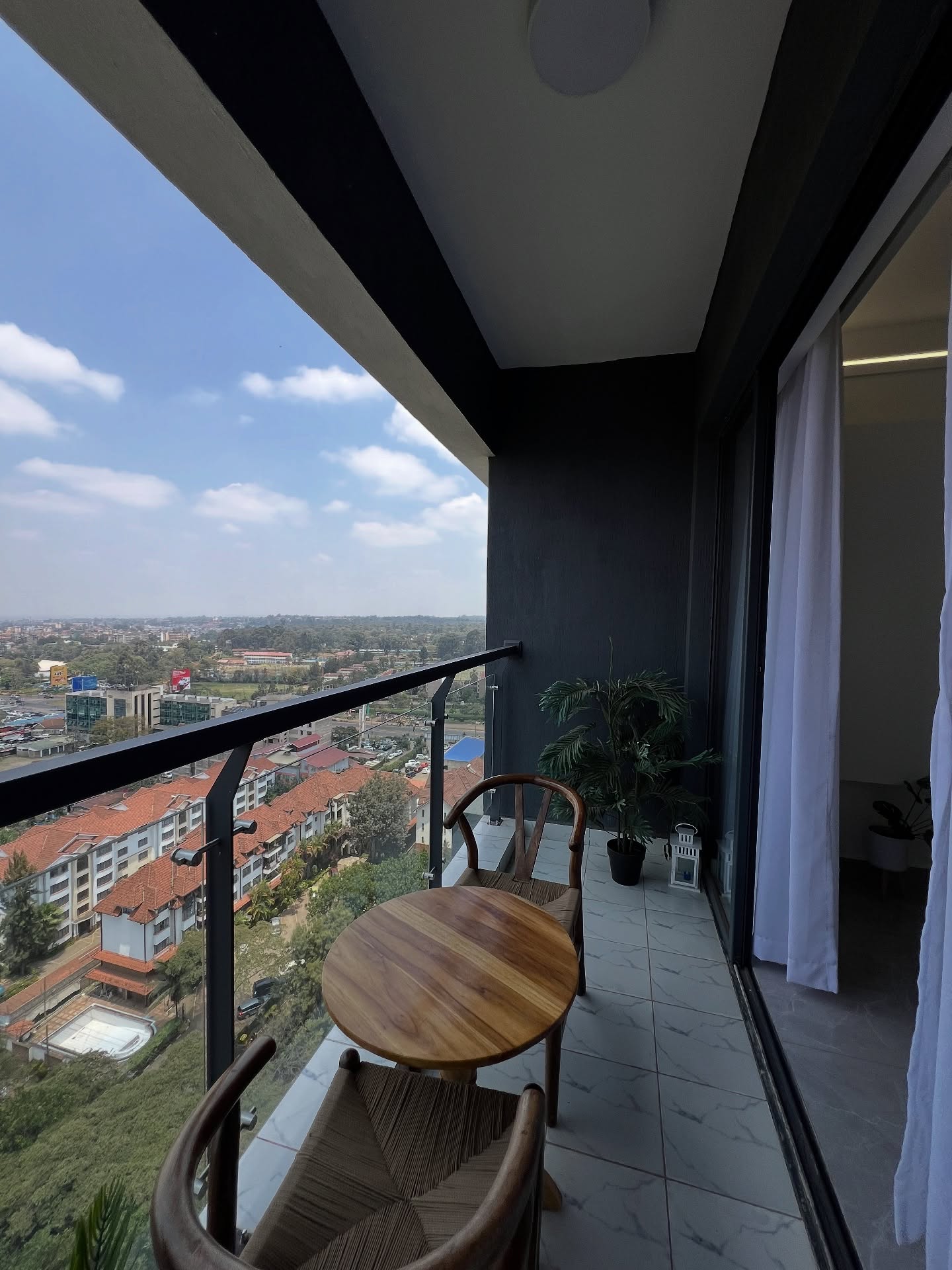 1 bedroom fully furnished apartment to let near junction mall