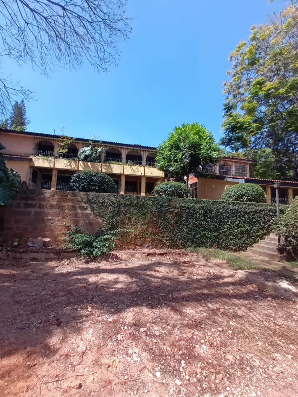 10 bedroom maisonette plus 2 dsq for rent in riverside