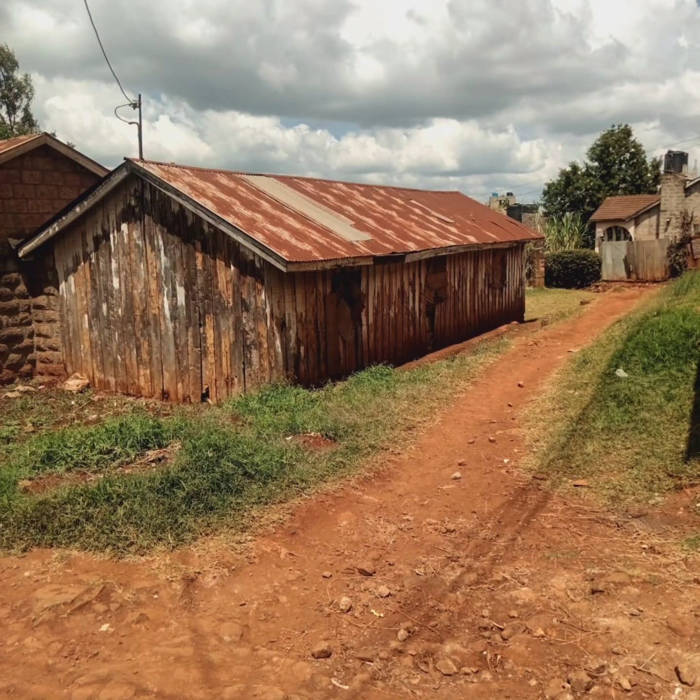 100 by 100 plot for sale in Kikuyu,  Kinon near jackmail supermarket