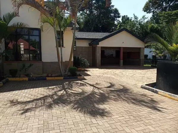 4 bedroom mansion for rent in Runda Image