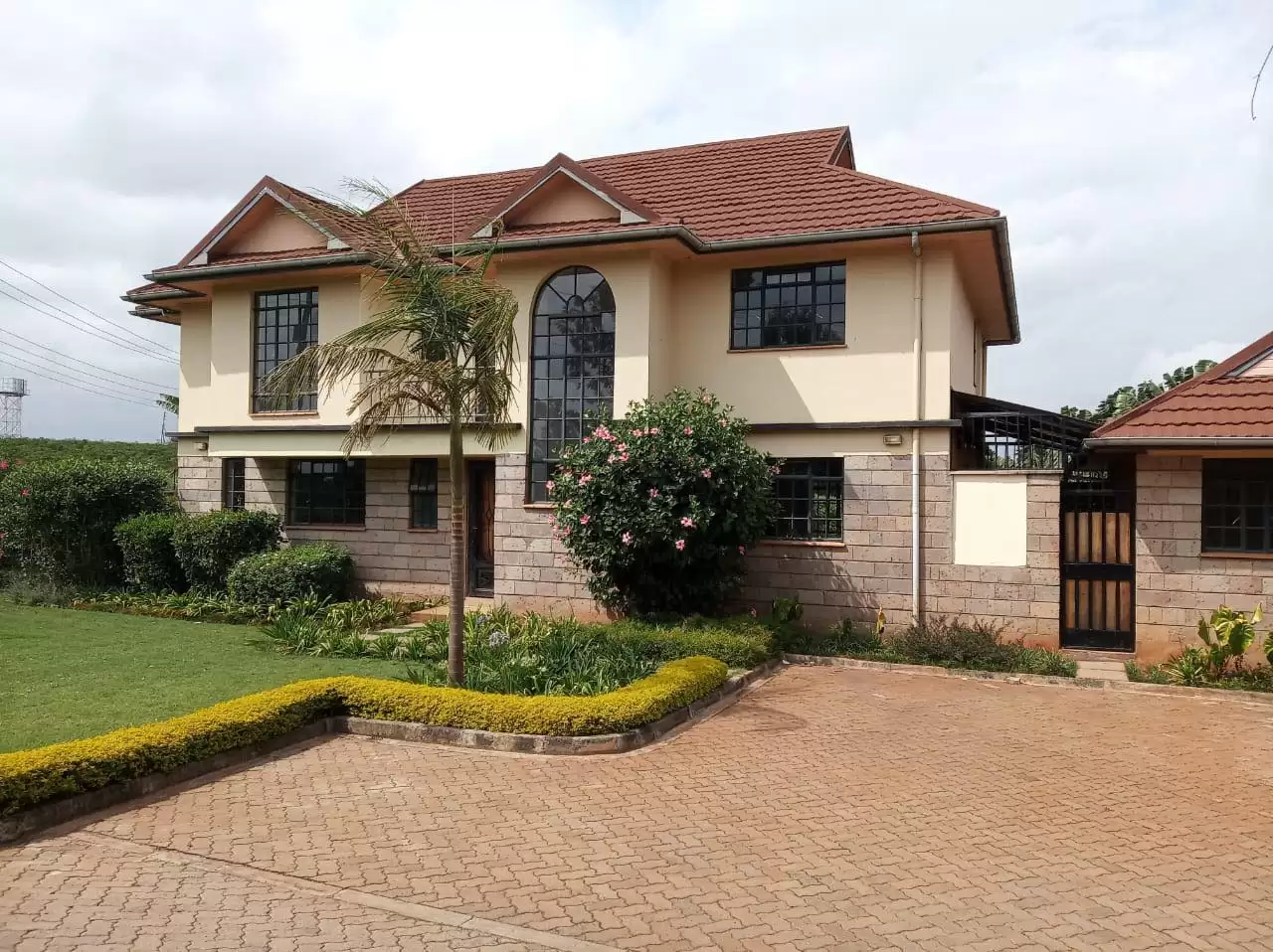 4 bedroom mansion for rent or sale in Runda Image