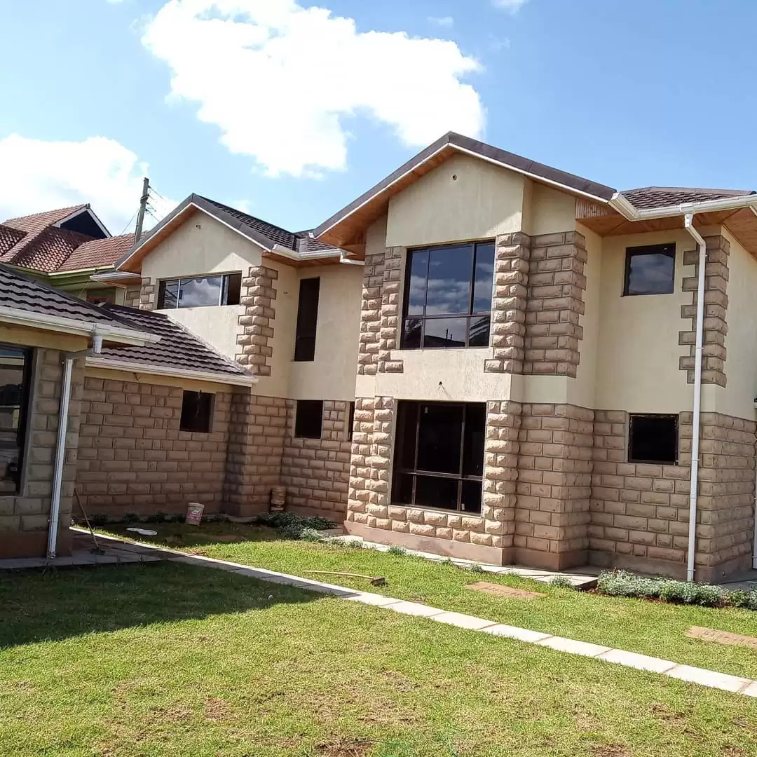 5 bedroom mansion for rent in Runda Image