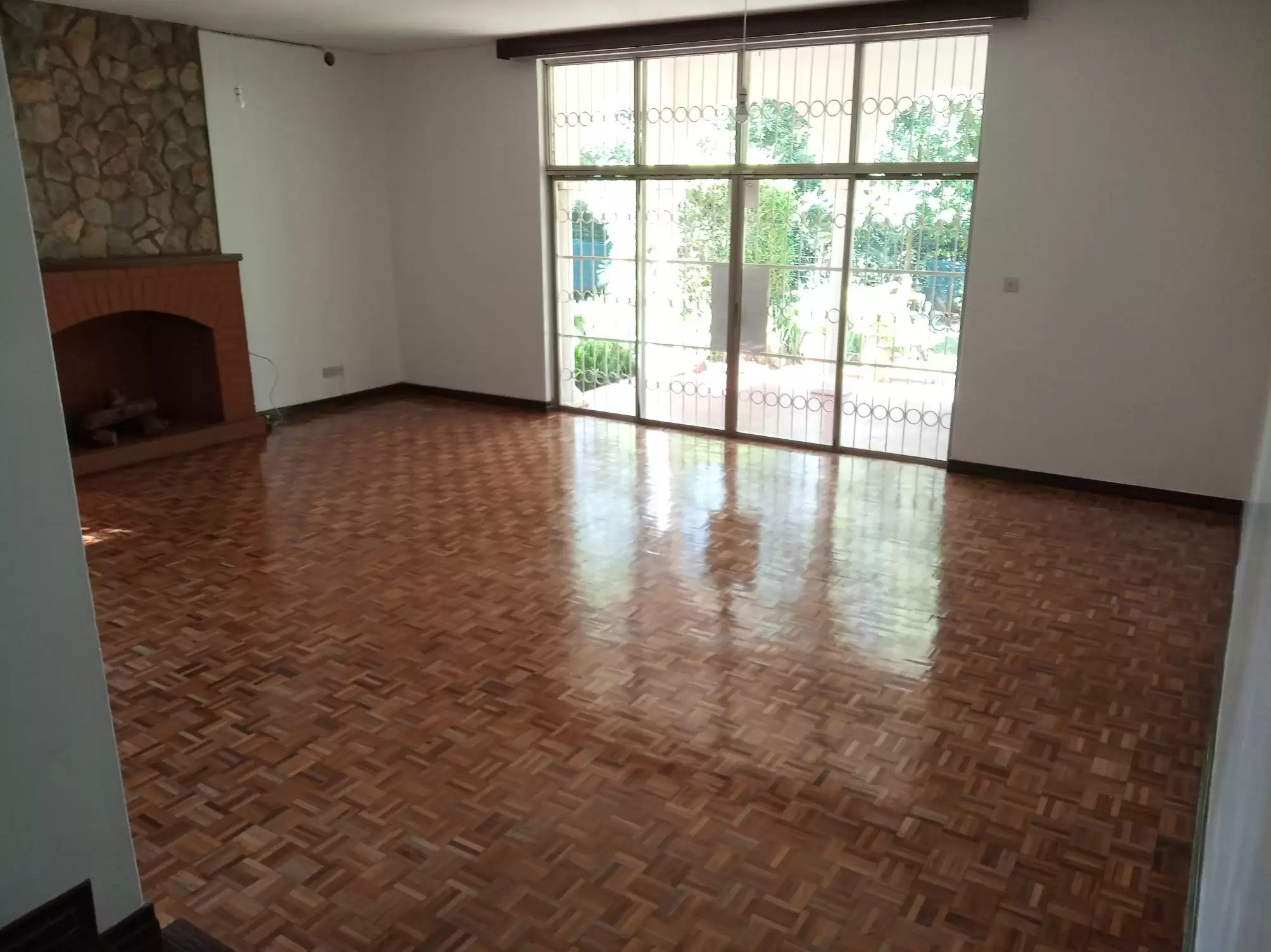 four bedroom mansion for rent runda Image