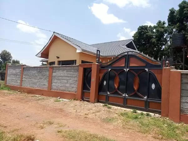 3 bedroom bungalow for sale in Ruaka Image