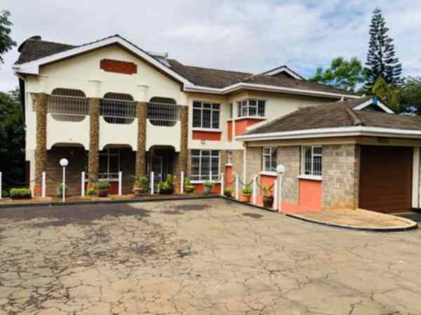 4 bedroom mansion in Runda estate for rent