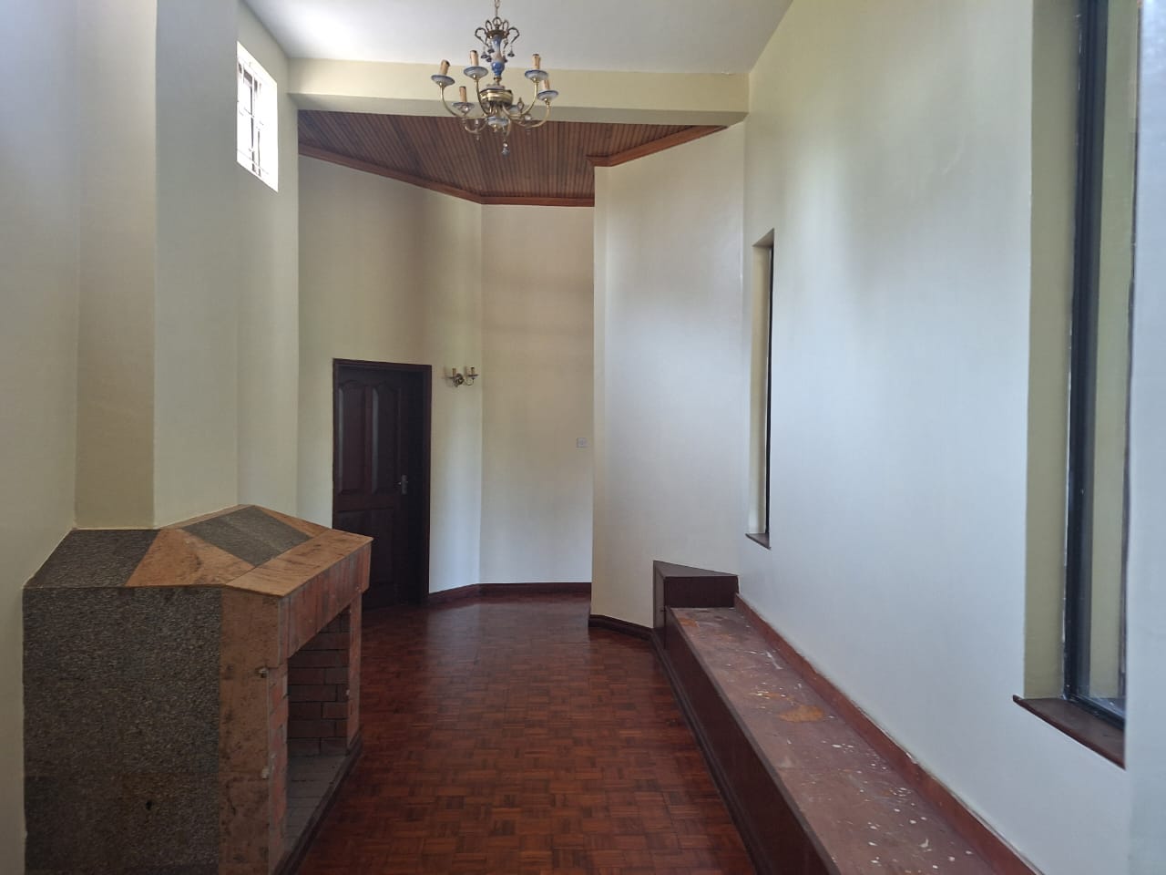 13 bedroom maisonette to let in Lavington