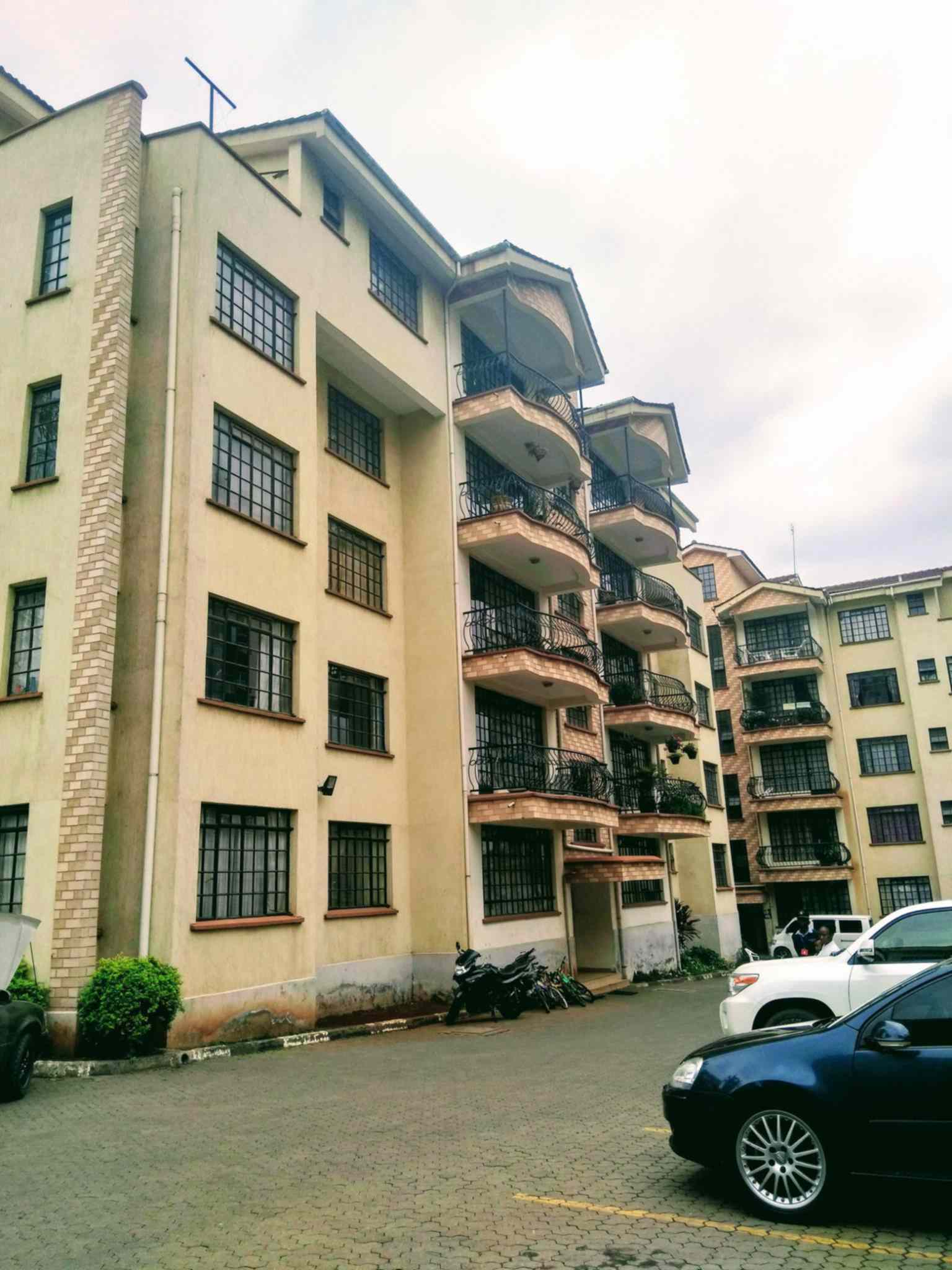 3 bedroom spacious apartment for rent in Kilimani