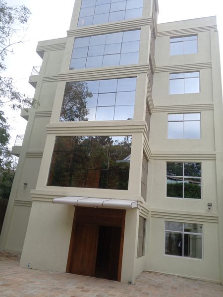 16 bedroom commercial or residential house to let in Westlands