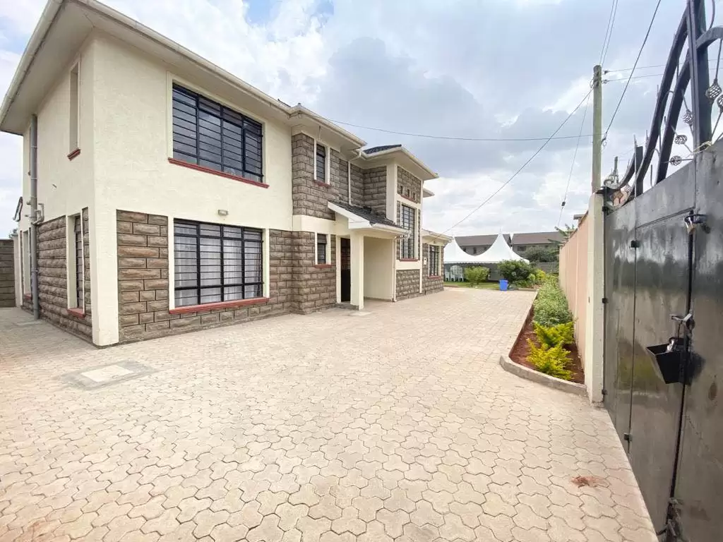 Four bedroom mansion for sale in Syokimau Image