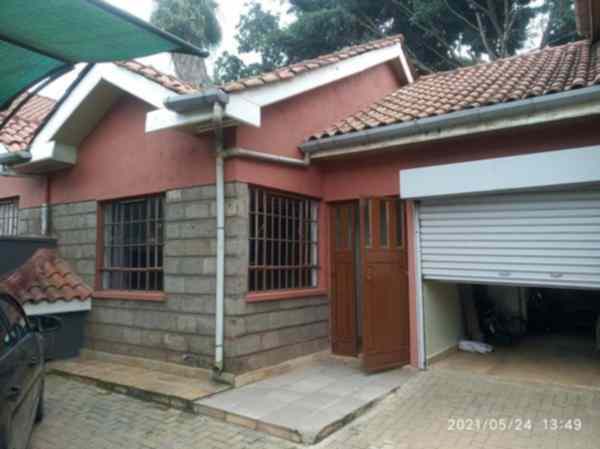 Servants Quater to let in Garden Estate