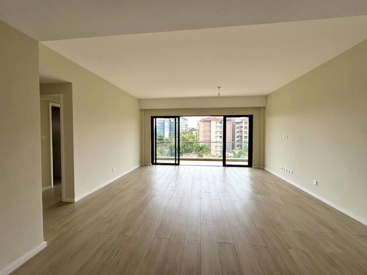 2 bedroom Apartment ensuite to Let at Westlands