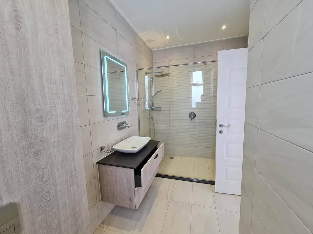2 bedroom Apartment ensuite to Let in Westlands Image