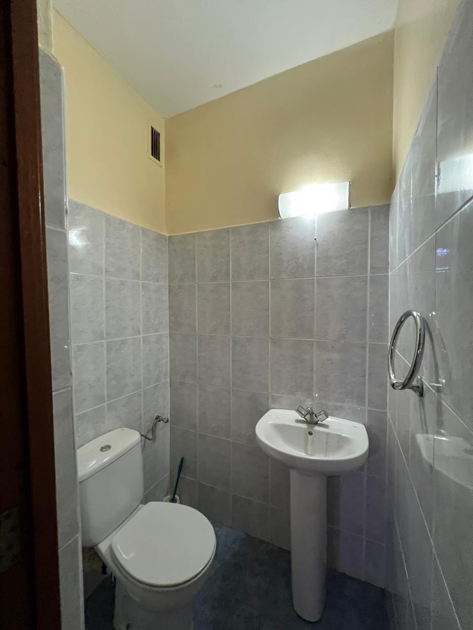 2 bedroom apartment plus dsq to let in Kilimani Image
