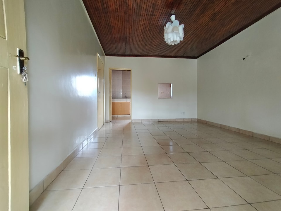 2 bedroom apartment to let in Karen.