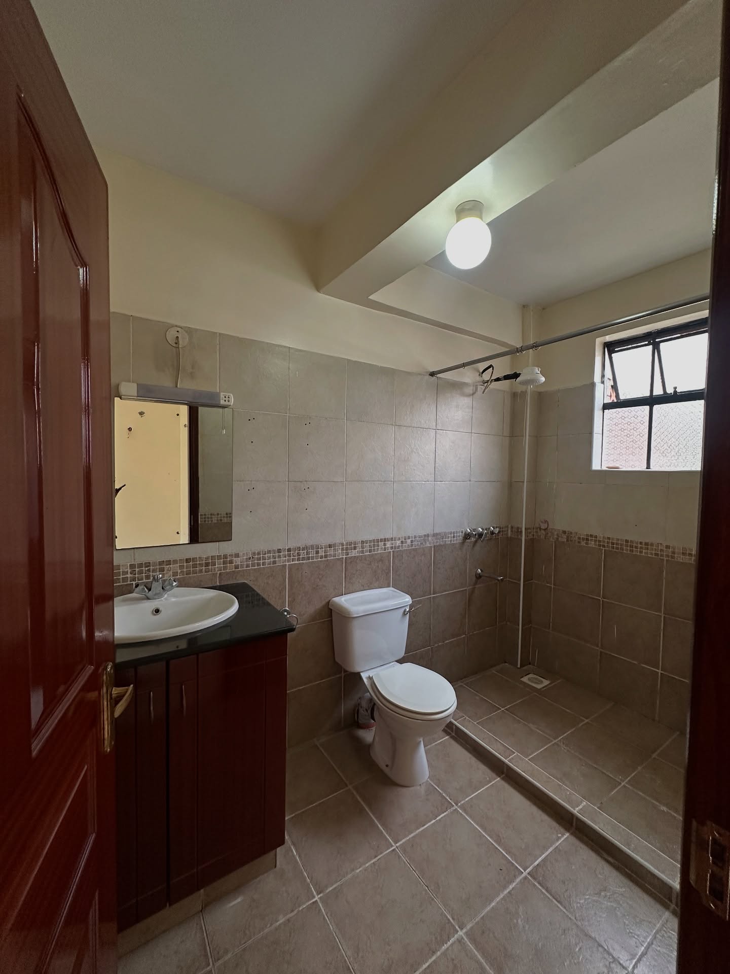 2 bedroom apartment to let in Kileleshwa Image