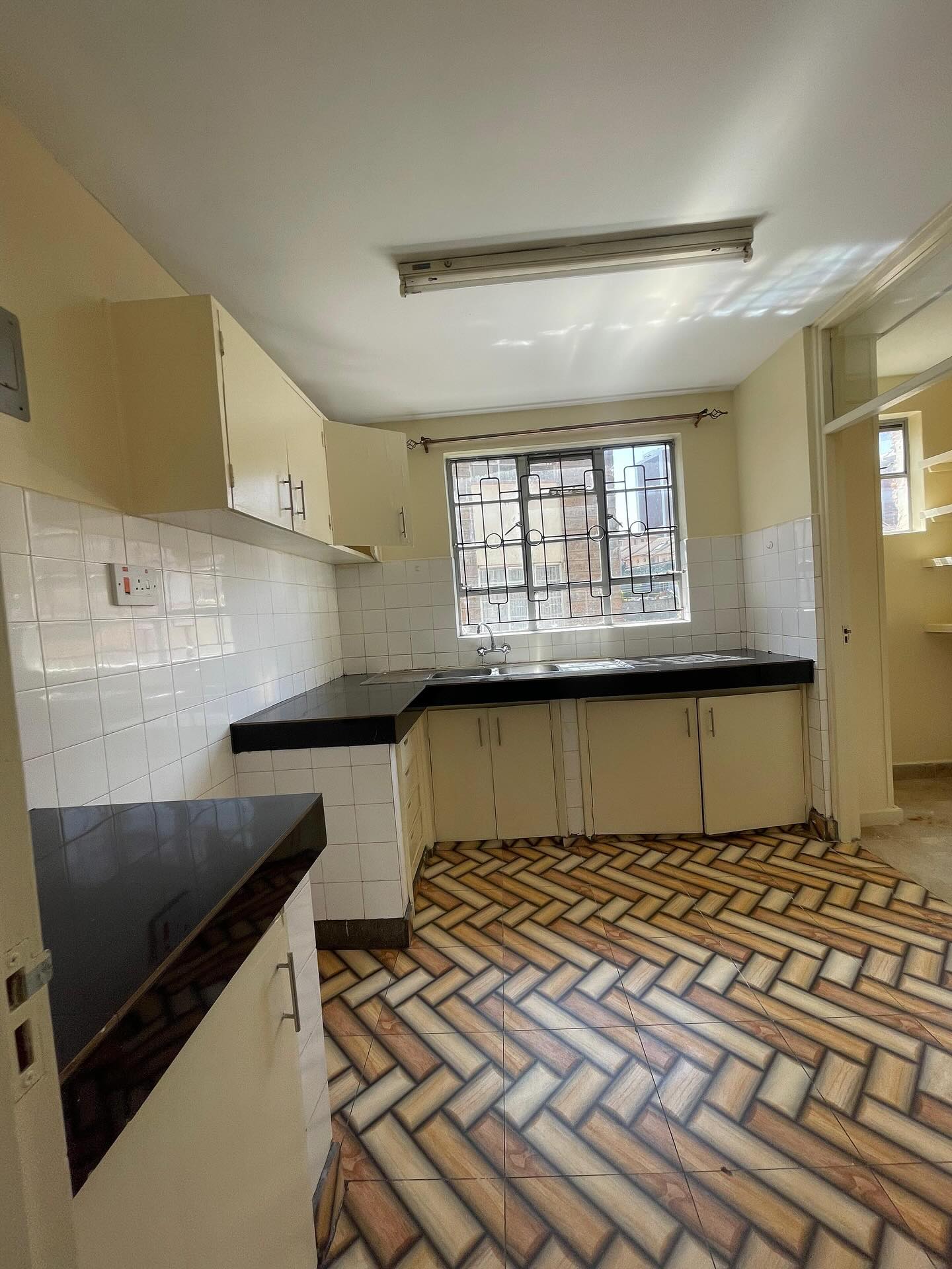 2 bedroom apartment to let in Kileleshwa Image