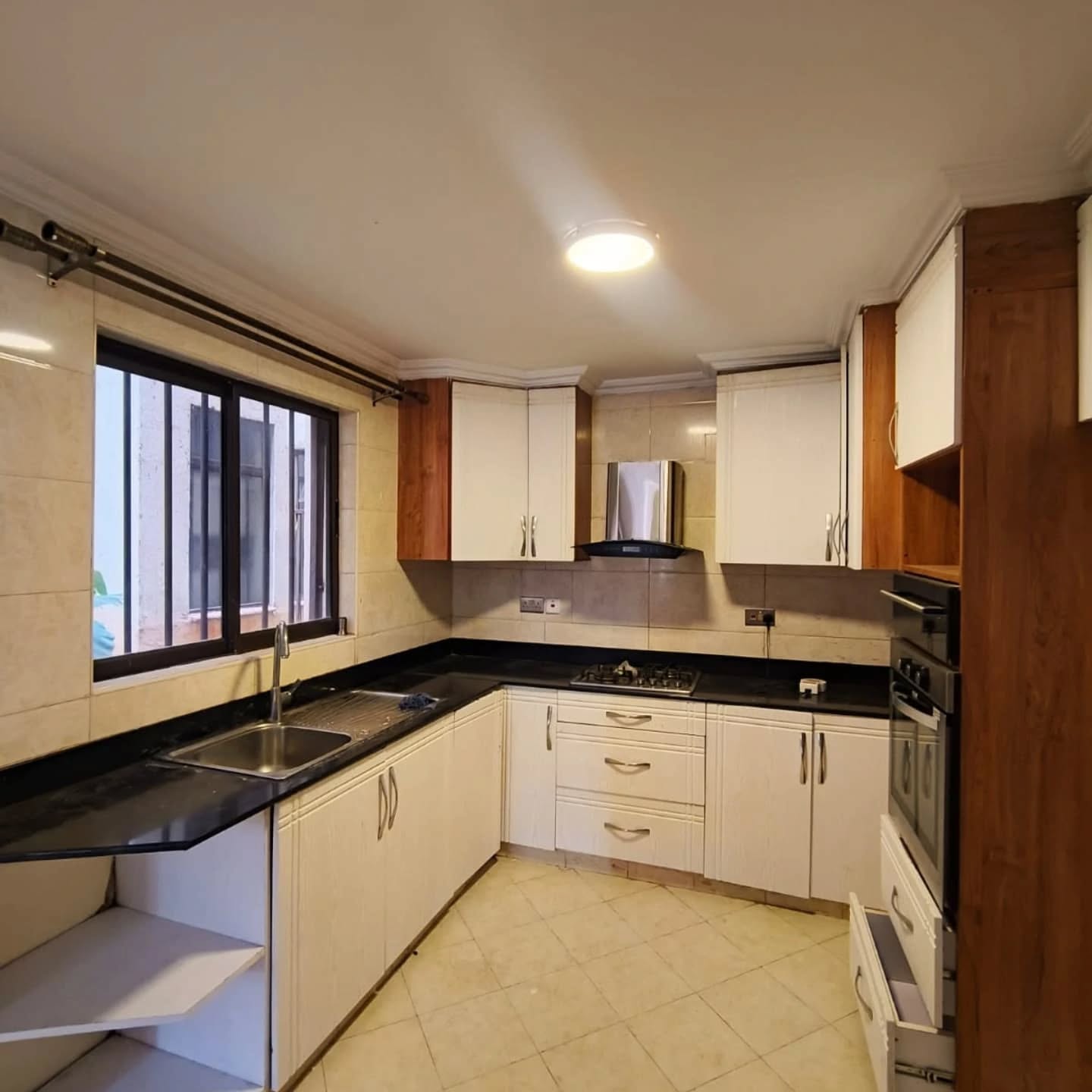 2 bedroom apartment to let in Lavington Image