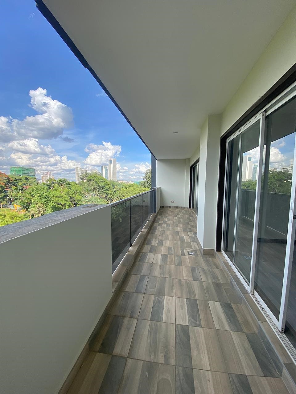 2 Bedroom Apartment With DSQ To Let In Riverside.