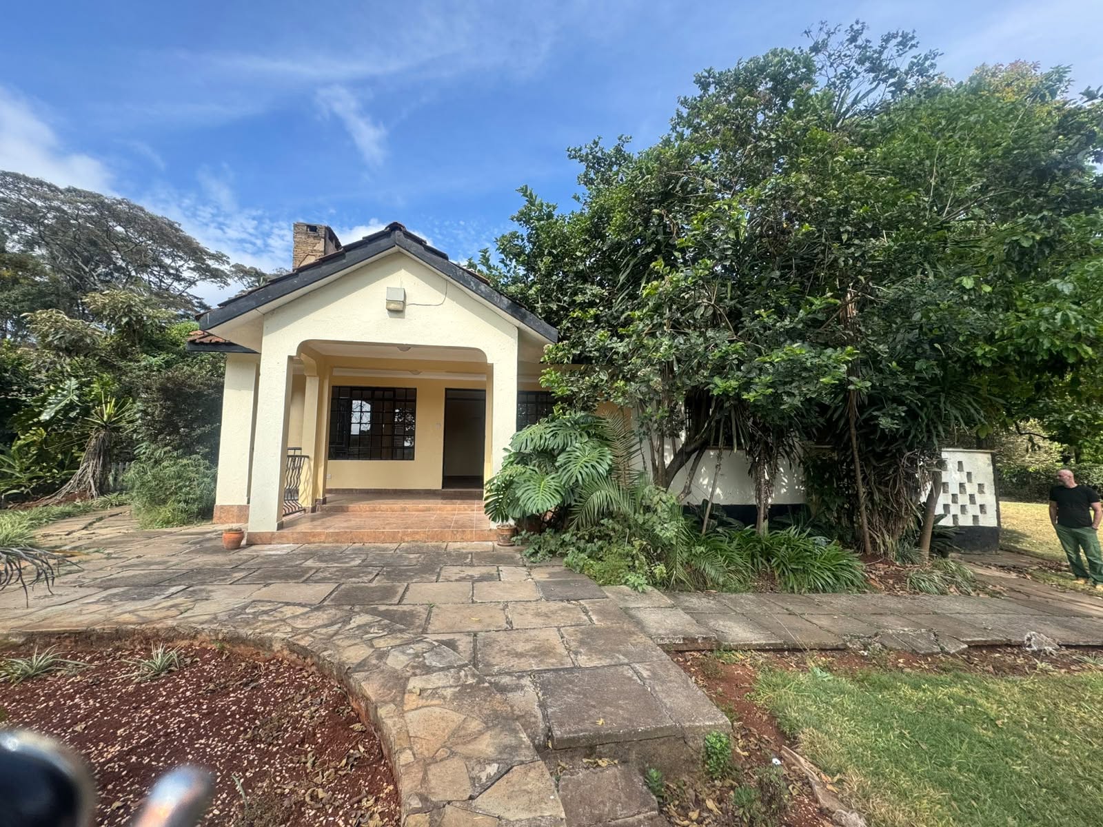 2 bedroom bungalow to let in karen