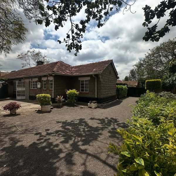 2 bedroom bungalow to let in Woodley off Ngong road