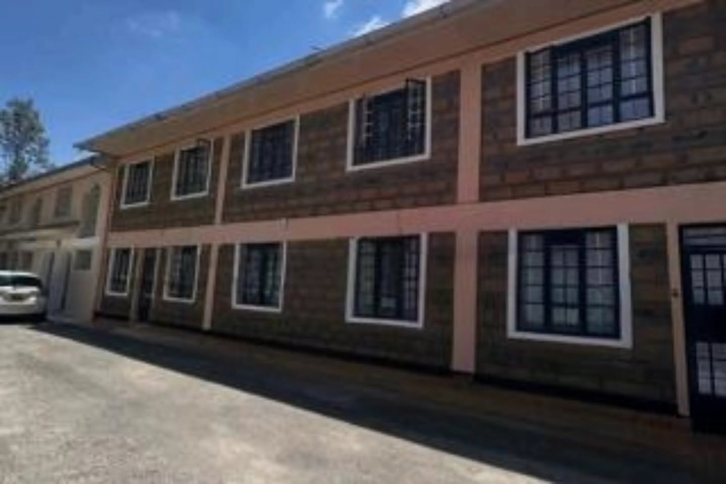 2 bedroom dublex apartment to let in karen