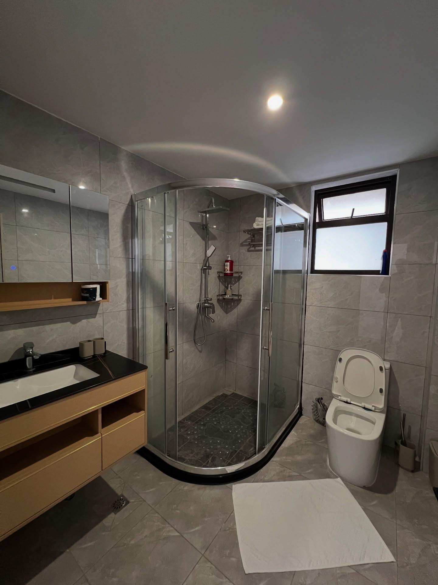 2 bedroom fully furnished apartment to let located in the heart of Kileleshwa area Image