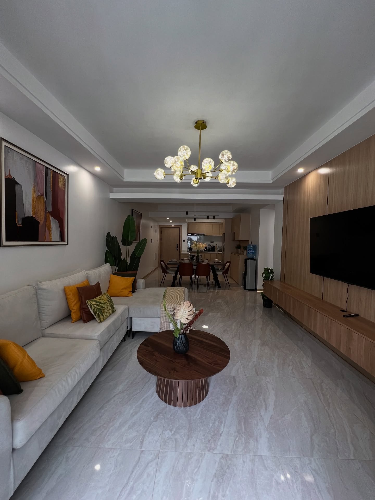 2 bedroom fully furnished apartment to let located in the heart of Kileleshwa area Image