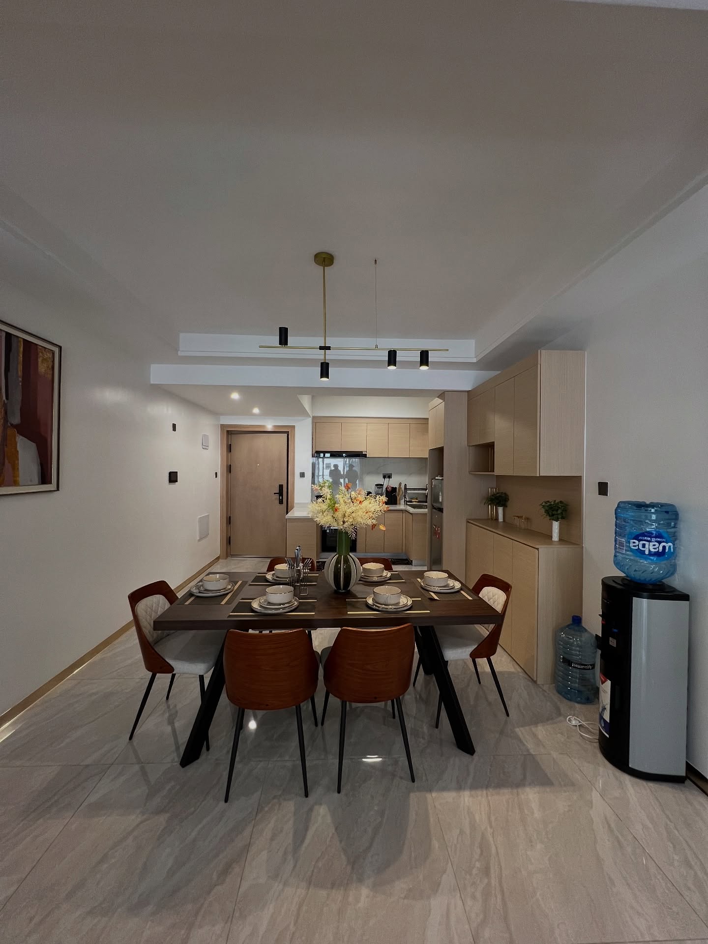 2 bedroom fully furnished apartment to let located in the heart of Kileleshwa area