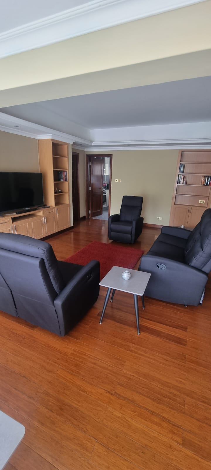 2 bedroom fully furnished apartment to let Westlands