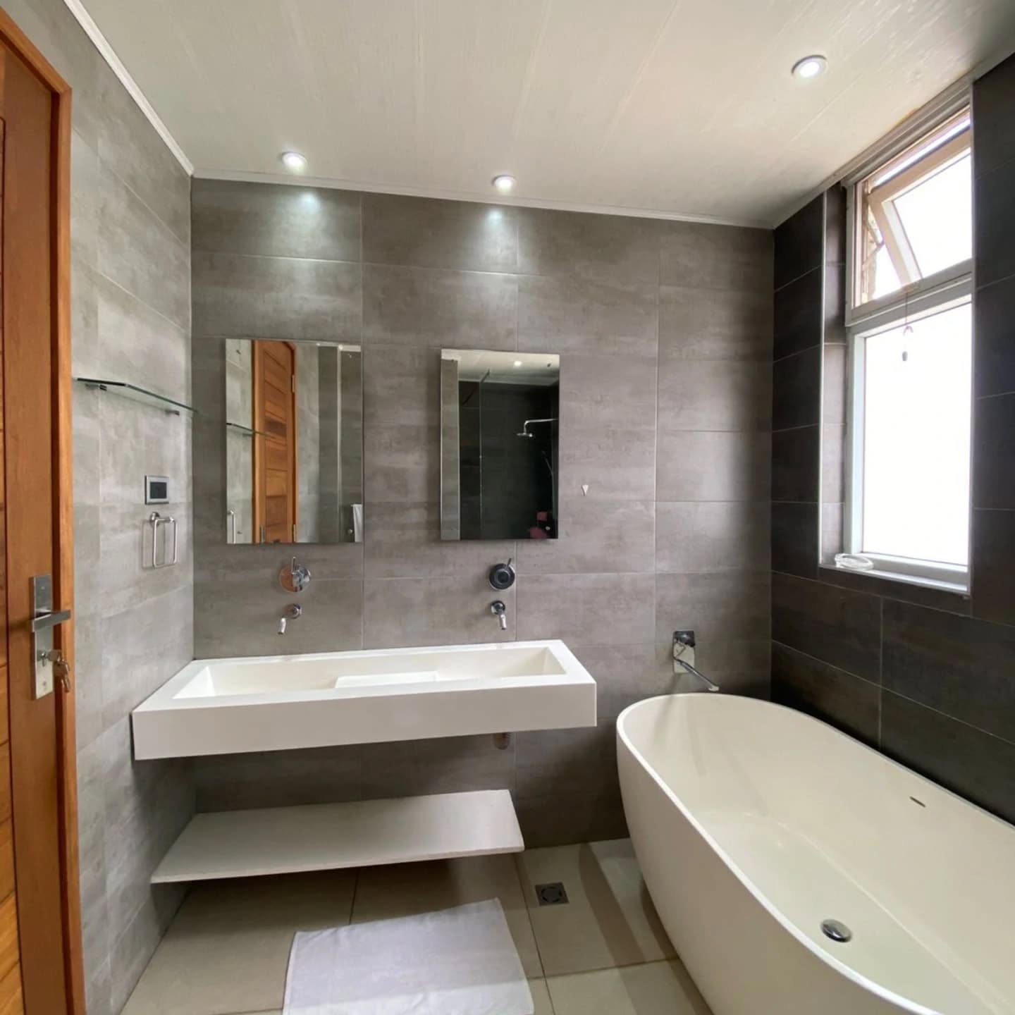 2 Bedroom Fully Furnished & Serviced Apartment for Rent in Kileleshwa