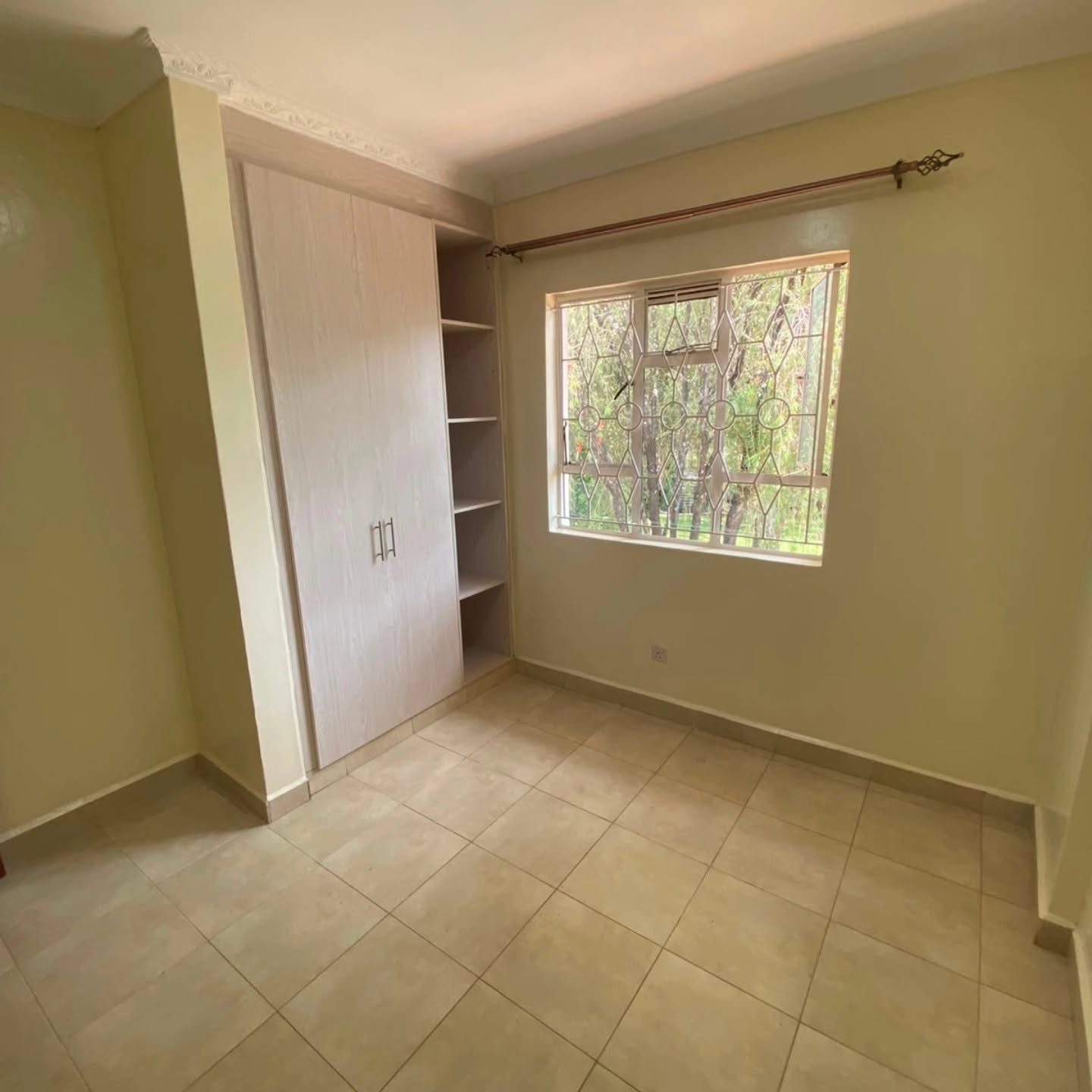 2 bedroom own compound to let in runda evergreen Image