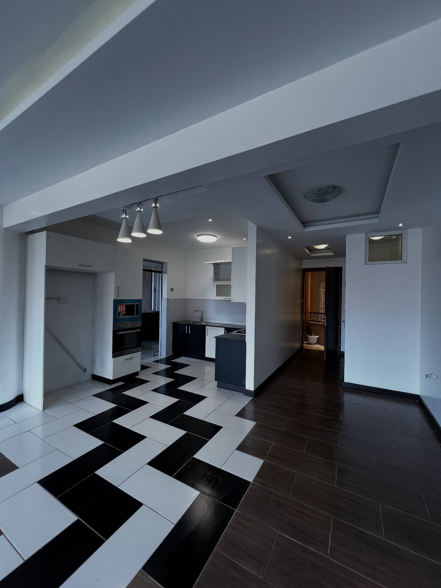 2 bedroom plus dsq apartment to let in the heart of kileleshwa area Image