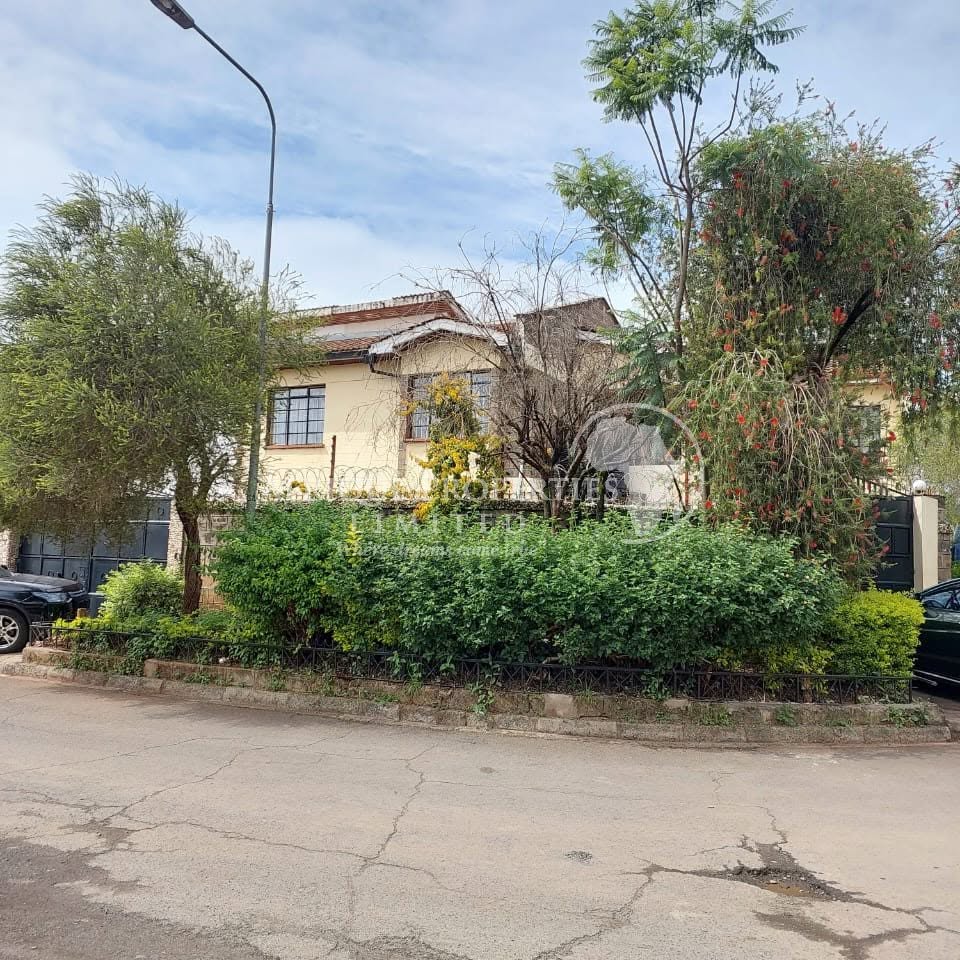 2 maisonette for sale in Donholm Estate Image