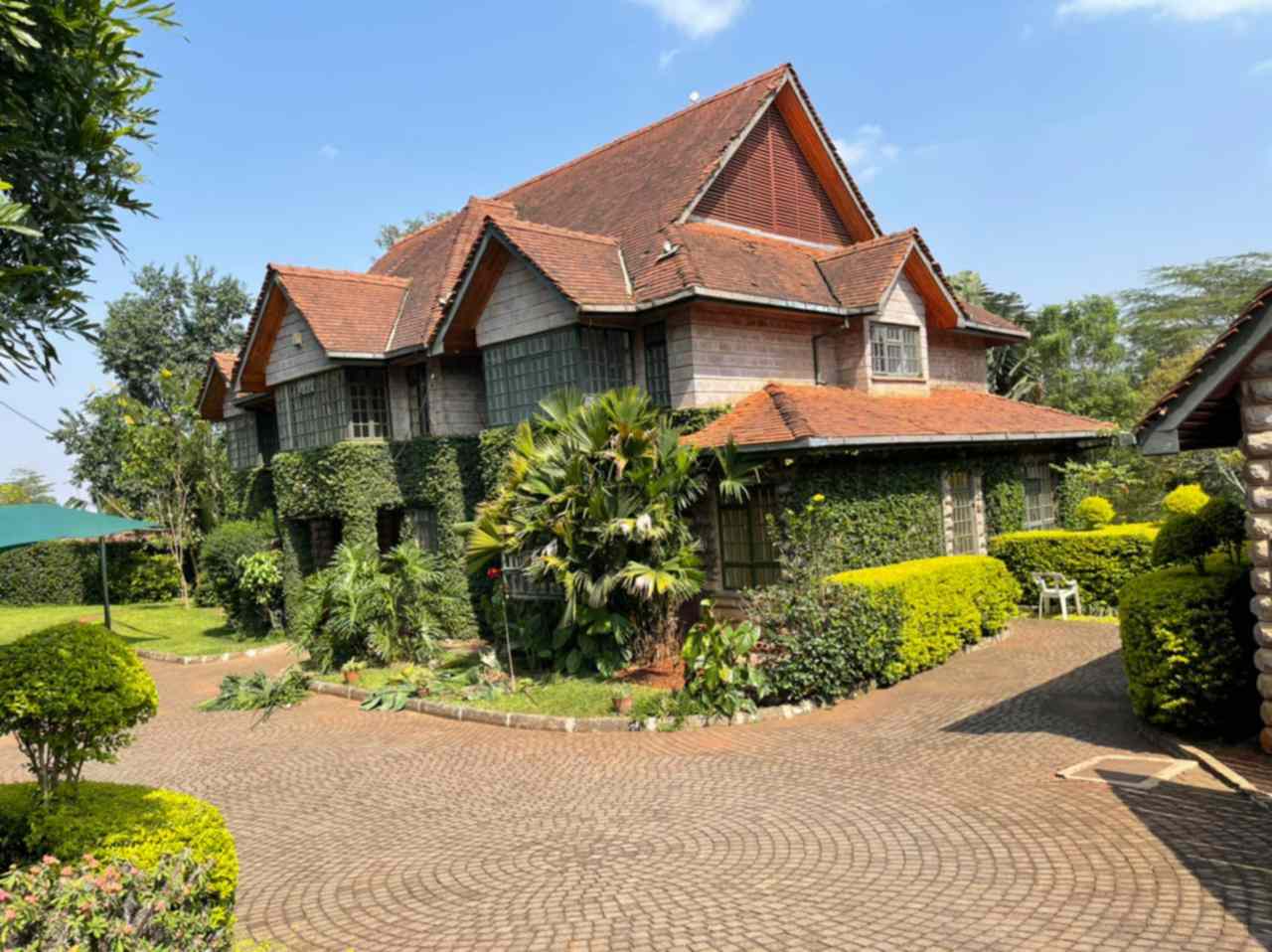 Four bedroom mansion to let in Runda