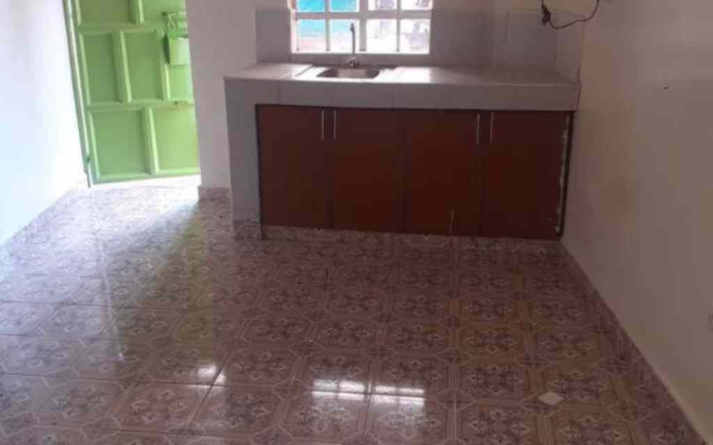 Spacious bedsitter to let in Ruaka