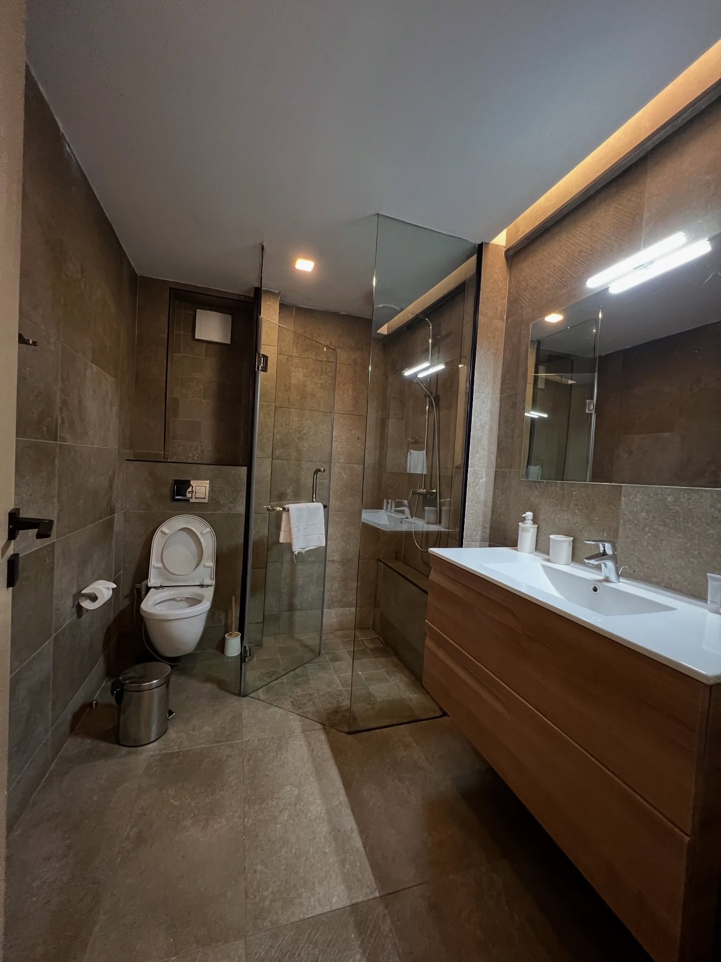 2&3 bedroom fully furnished apartment to let in the heart of kilimani area Image
