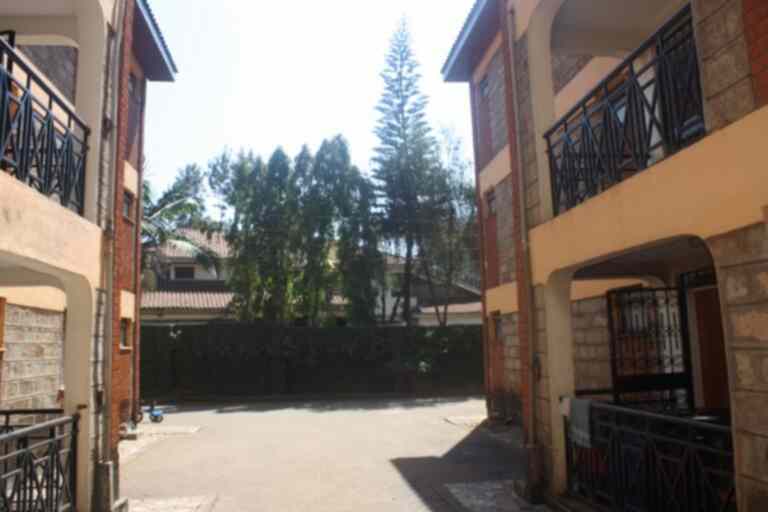 3 bedroom maisonette for rent in Thome