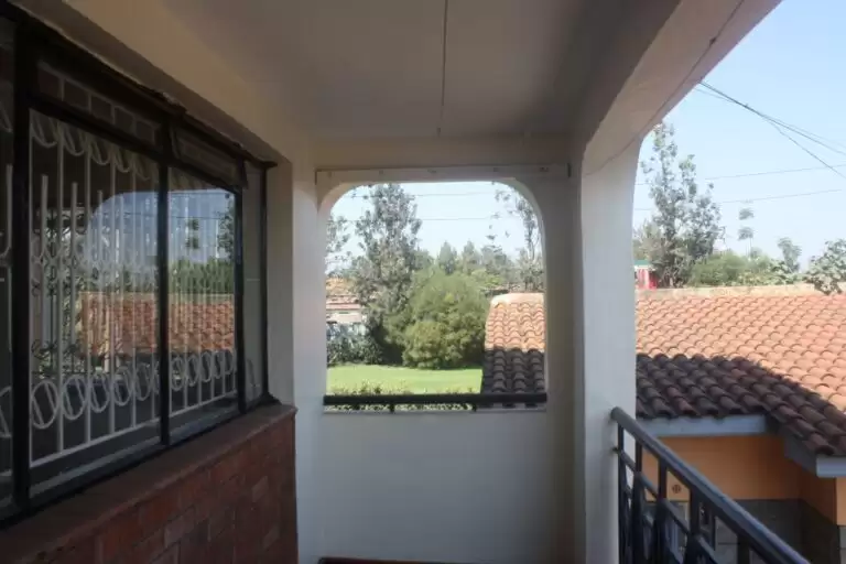 3 bedroom maisonette for rent in Thome Image