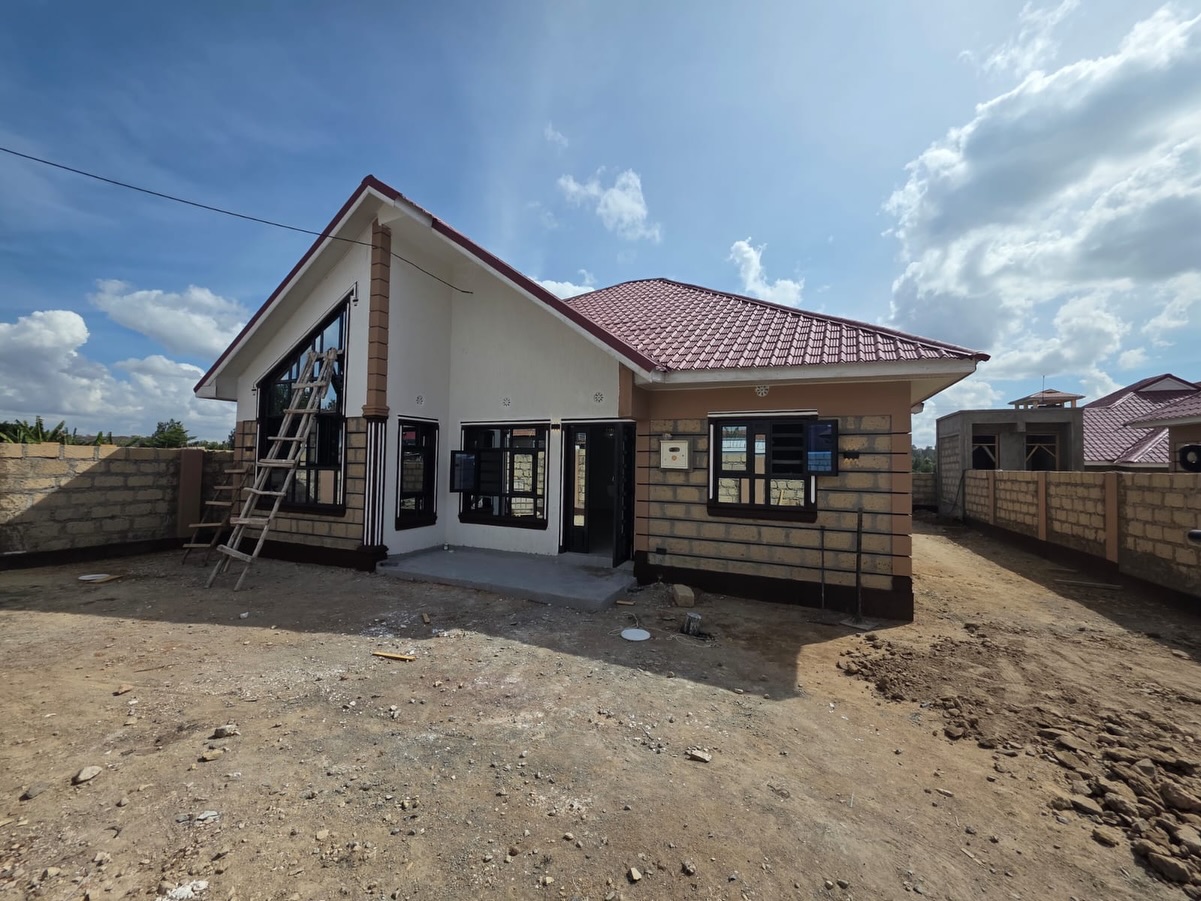 3 and 4 Bedroom Bungalow For Sale in Kiserian