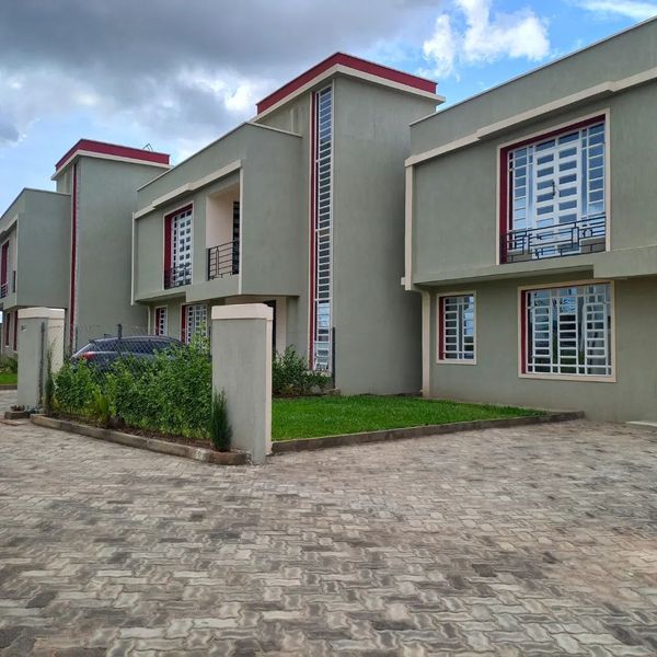 3 and 4 bedroom maisonette for sale in Kitengela.