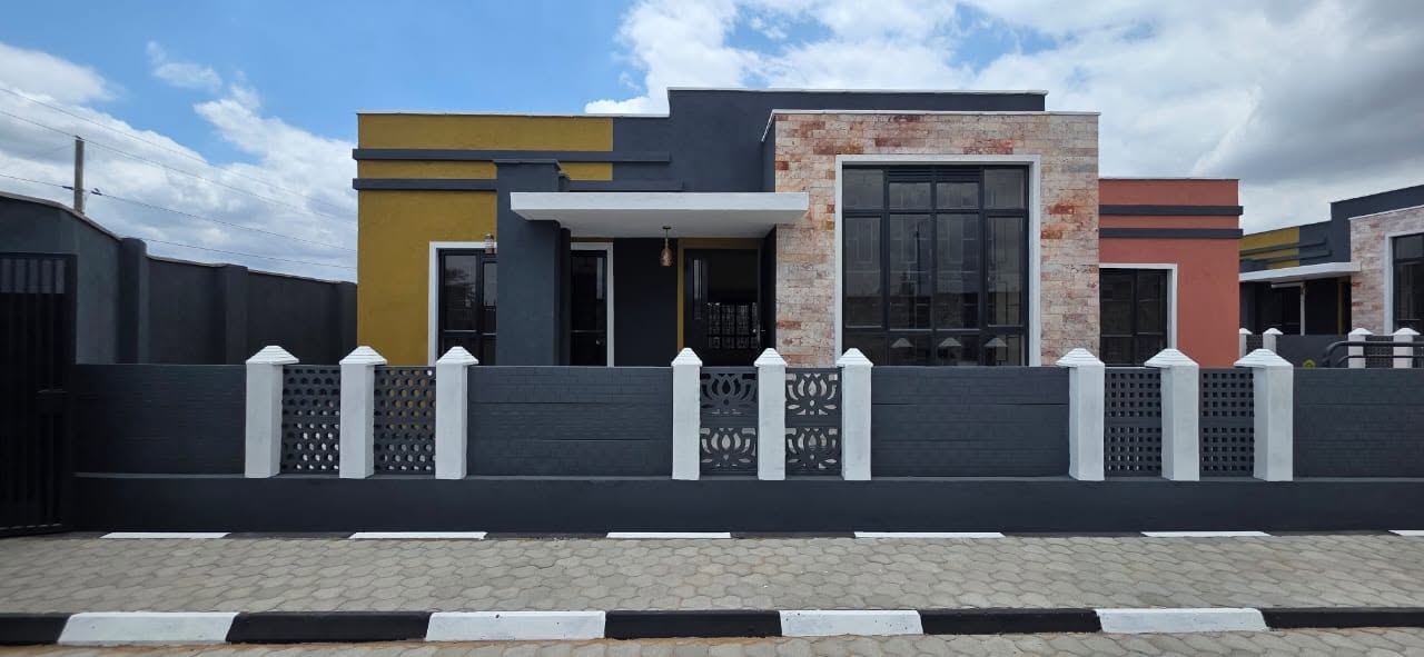 3 Bedroom All-Ensuite bungalow with an SQ for sale in kitengela acacia Area