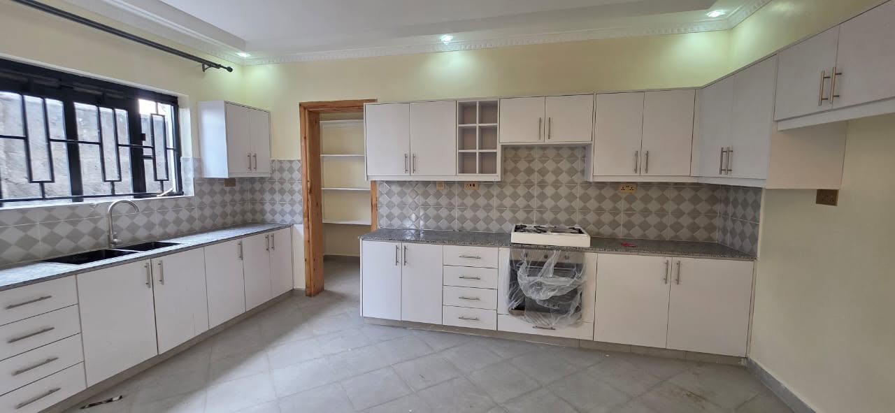 3 Bedroom All-Ensuite bungalow with an SQ for sale in kitengela acacia Area Image