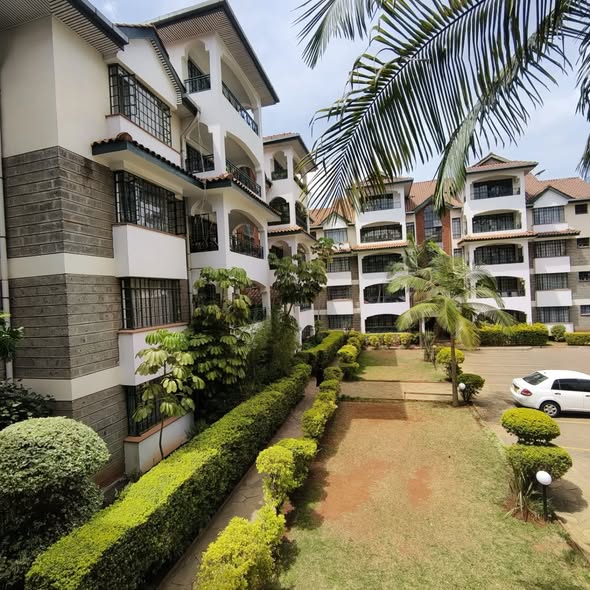 3 Bedroom Apartment + DSQ For Rent or Sale in Lavington