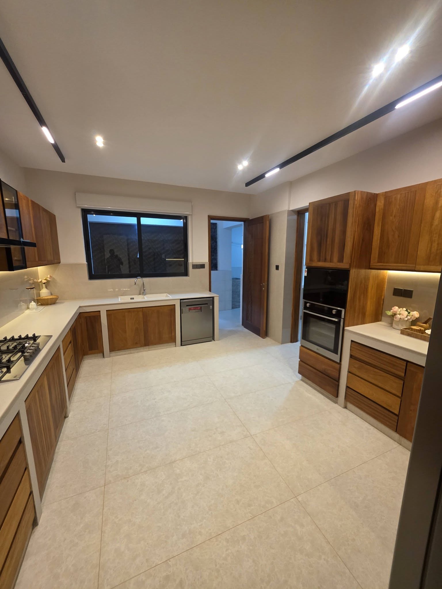 3 Bedroom Apartment + DSQ for Sale in Clove Garden, Nyali Image