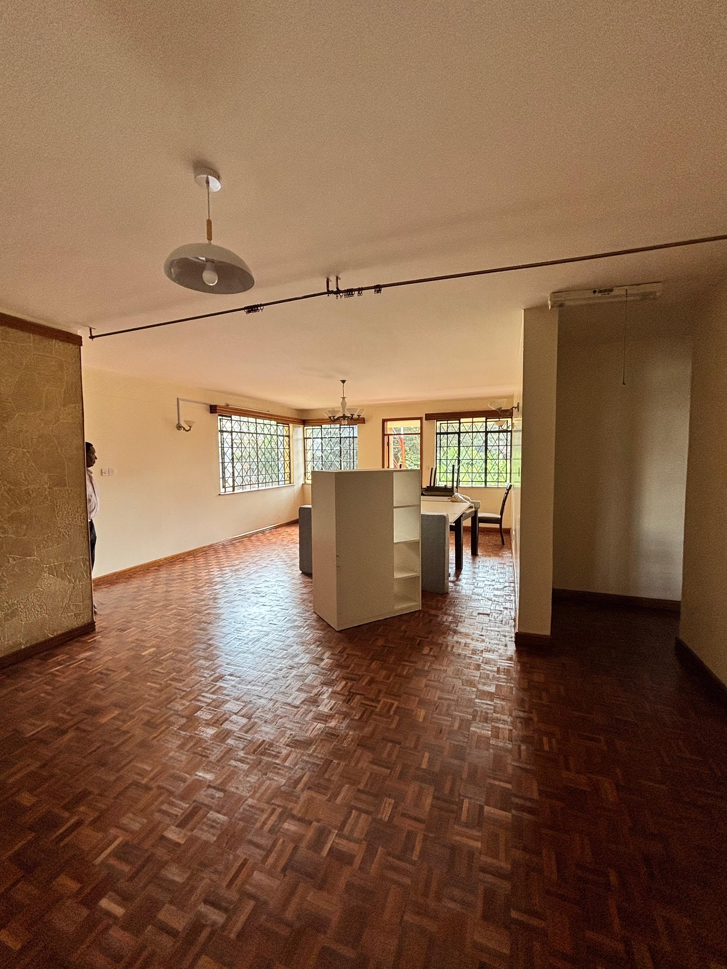 3 bedroom apartment for rent or sale in Riverside Image
