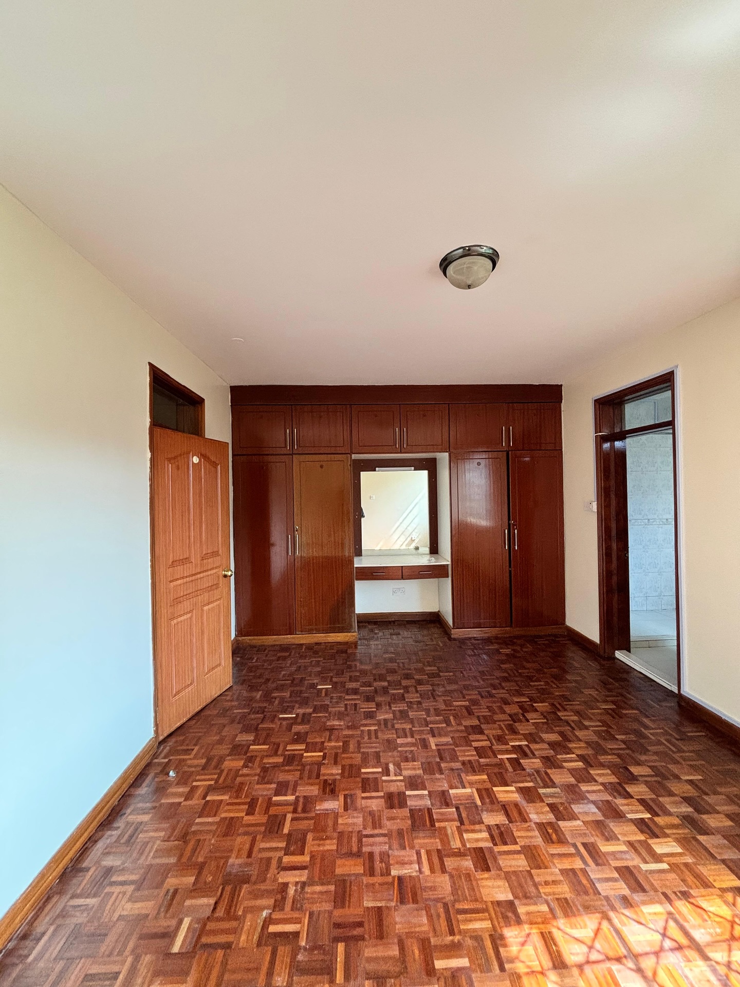 3 bedroom apartment for rent or sale in Riverside Image