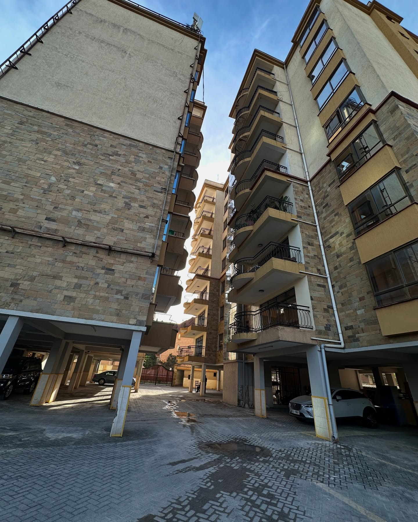 3 Bedroom Apartment For Sale in Kilimani, Off Lenana Road, Nairobi
