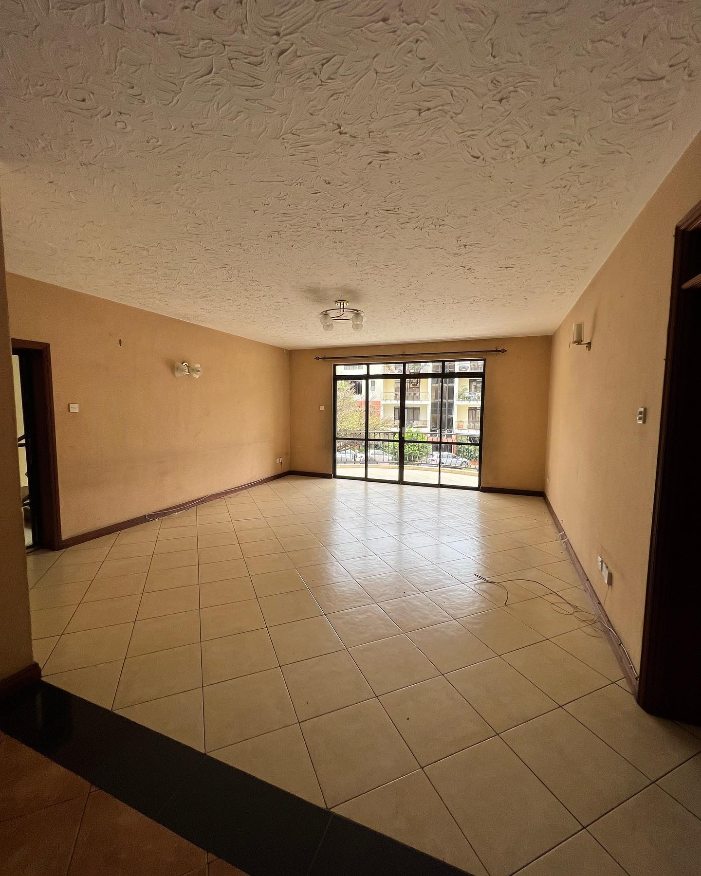 3 bedroom apartment for sale in Lavington off kingara road.